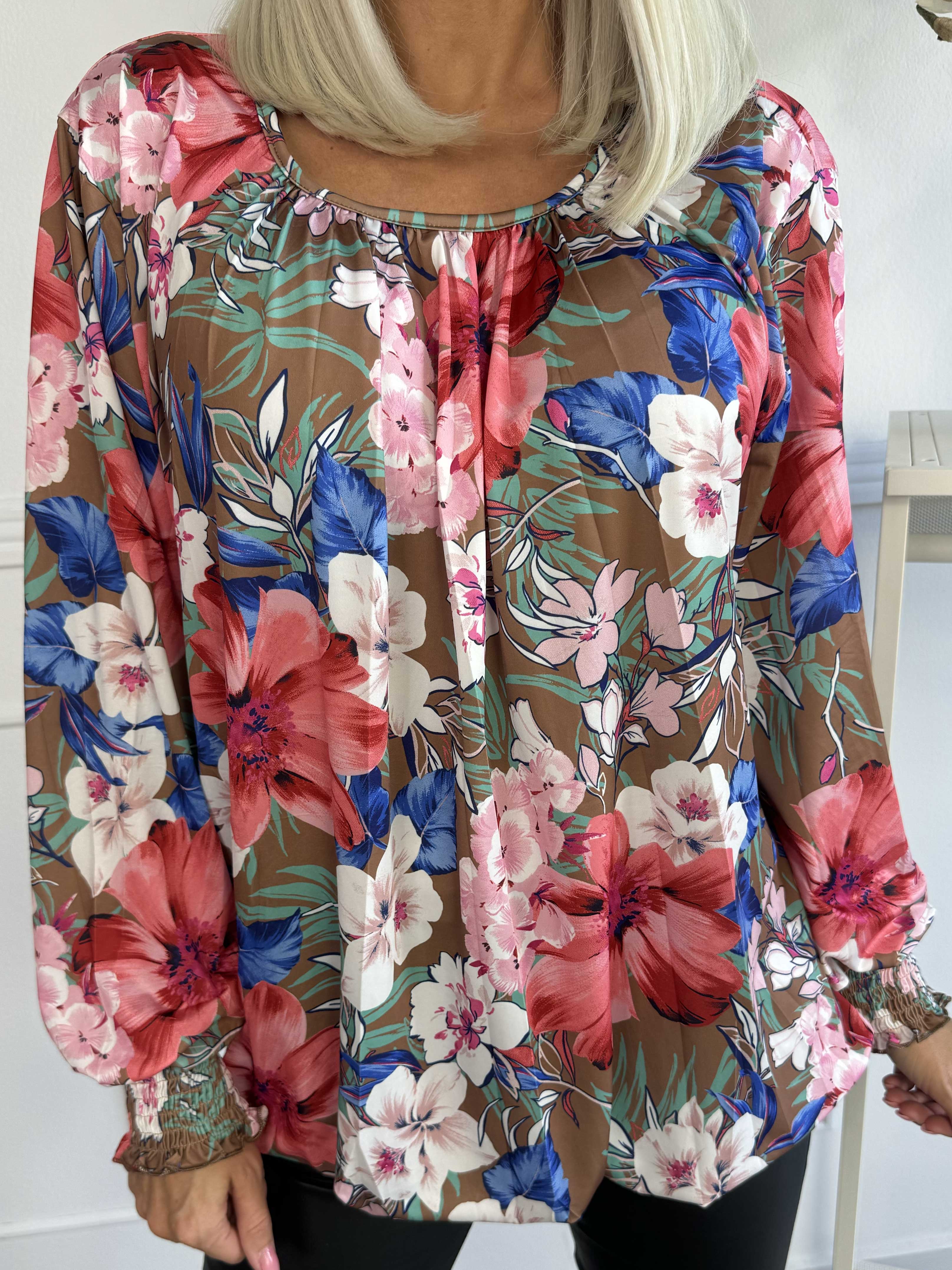 Miracle Floral L/S - Elastisk blommig blus med långa ärmar